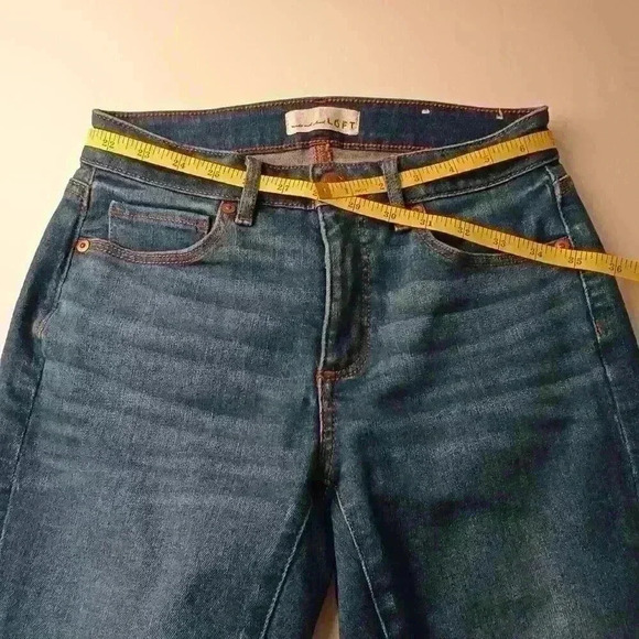 Loft Brand Denim Jeans Size 26/2P Chewed Hem Curvy Skinny Mid Rise Medium Wash - Picture 7 of 11